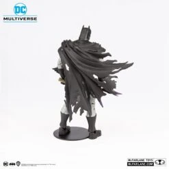 DC Multiverse - Batman With Battle Damage Actionfigur -NECA Store 15012 03