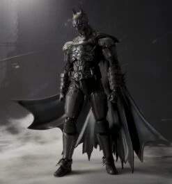 Batman - Injustice: Gods Among Us Figuarts Figur -NECA Store 4e8e598a133bbac20738c6a65b6d8edf067fd64fe250db9b2f7ca81a29445db8