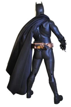 NECA Batman Begins - Batman 1/4 Scale 46cm Actionfigur -NECA Store 5c8429134a53c83bd8cc5469b8069ae16a4ba95333eb6022a237b048b76cb04c
