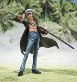 One Piece - Trafalgar Law Dressrosa Figuarts Zero Figur -NECA Store 77e4cb41cf2d127a9c56dc0ef50ad46d0563336efd47c5d59bd317edb79dc5a1