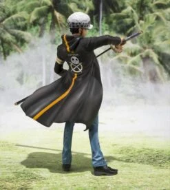 One Piece - Trafalgar Law Dressrosa Figuarts Zero Figur -NECA Store 94ad748cfa8dd9a57606a21d5bd66b3e320934a1c908d997ef749e579de0f28b