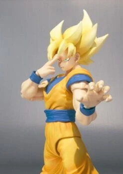 Dragonball Z - Super Saiyan Son Goku FiguArts Figur -NECA Store c5a6bcba92c31ab2e4059461b79f24451051f75eef5f8f287e78d4934591629a